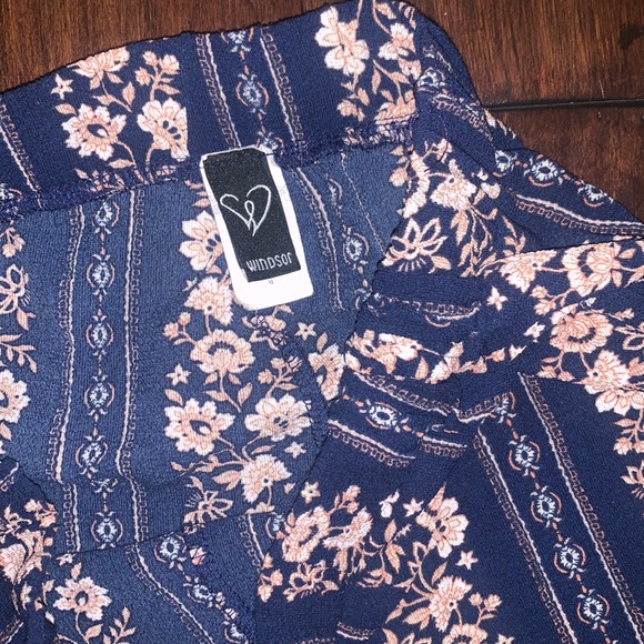 Wide leg patterned pants! - Picture 3 of 3